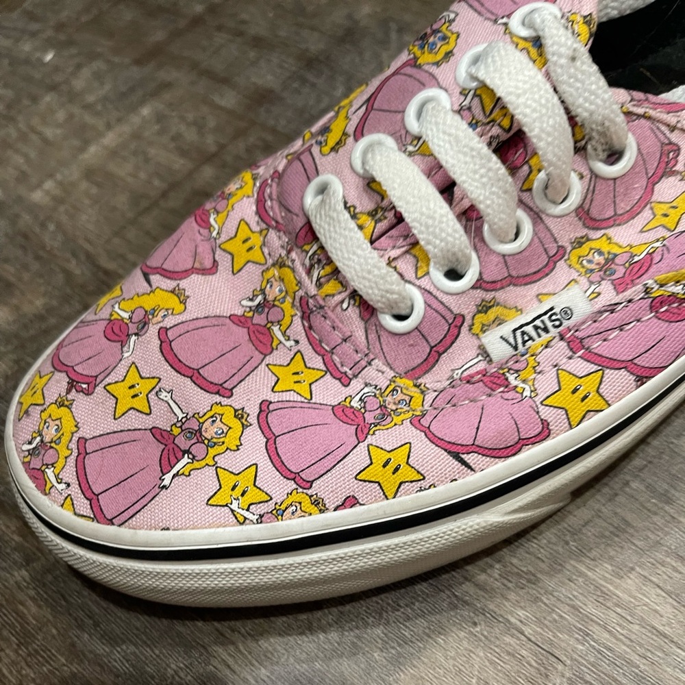 VANS Nintendo Princess Peach Sneakers Size 9